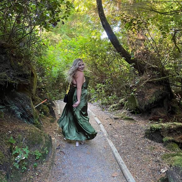 Meet your Posher, Nina - Picture 1 of 1